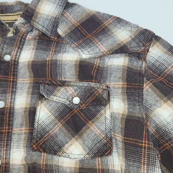 Ditch Plains Plaid Flannel shirt with Pearl like Buttons - Picture 4 of 9